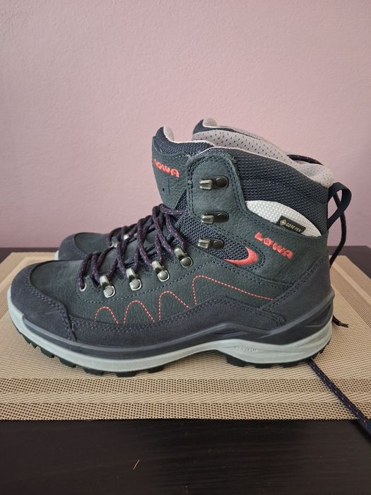 Lowa Gore-Tex 39.
