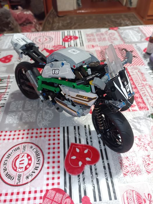 Продам мотоцикл лего