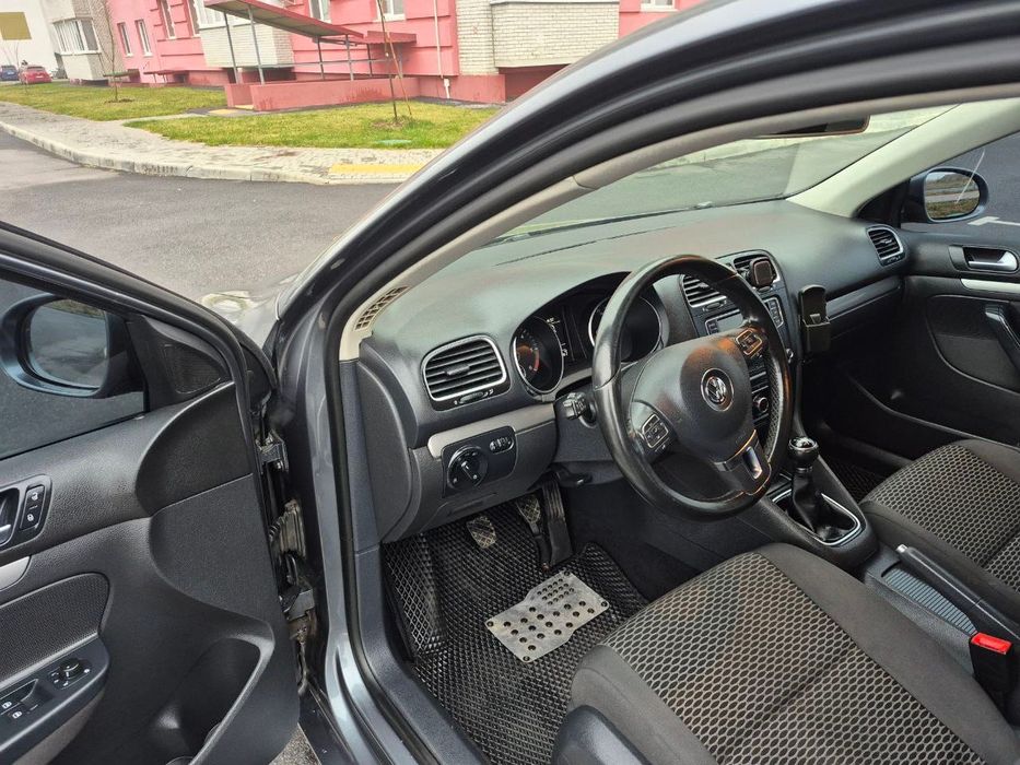 Продам автомобільVW golf 6 2010 рік