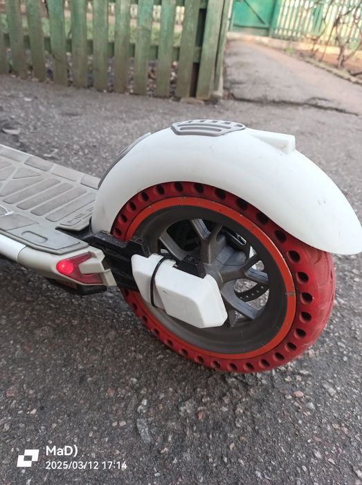 Електросамокат. lenovo m2 pro. kugoo m2 pro