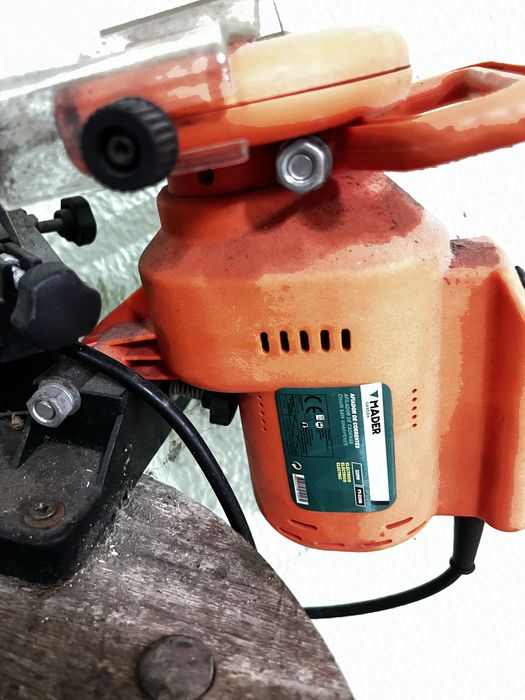 Motossera + Óleo para motores 2 tempos + afiador de correntes