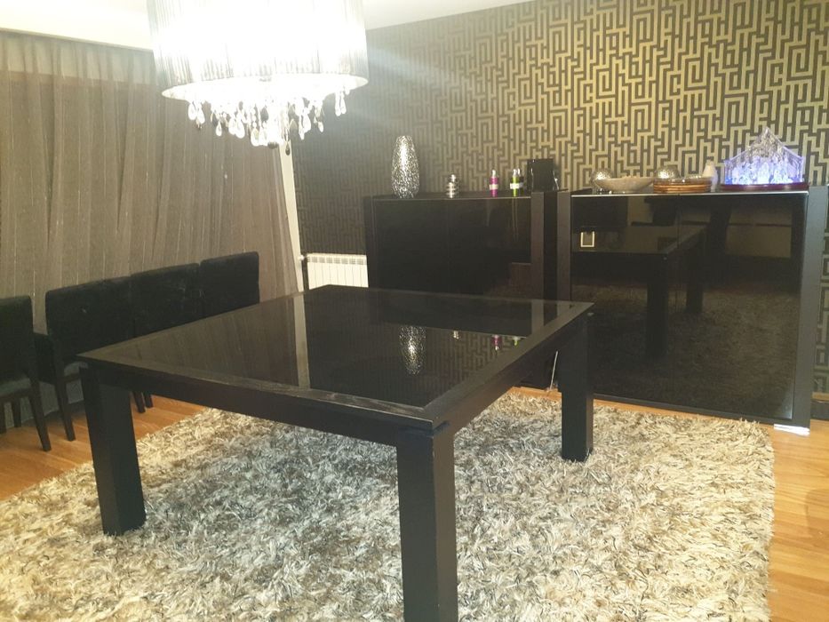 Mesa sala extensível com tampo vidro temperado muita boa qualidade.