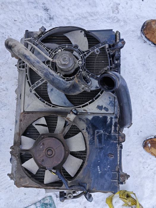 Продам радіатор Міцубісі карізма