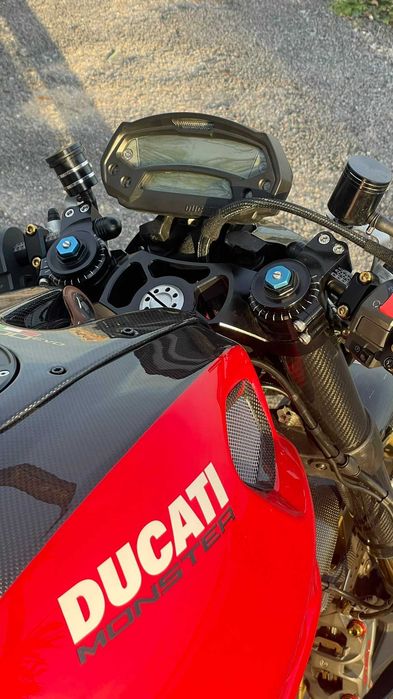 Ducati Monster 1100EVO