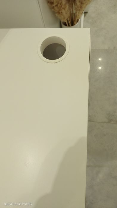 Biurko białe z szufladą Ikea