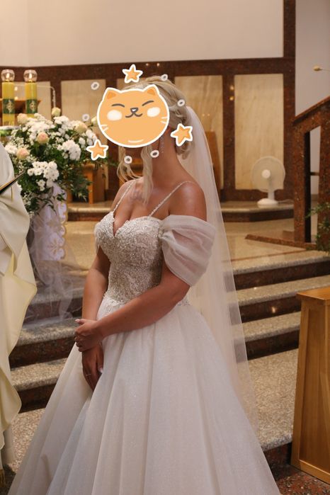 Przepiękna suknia ślubna plus welon