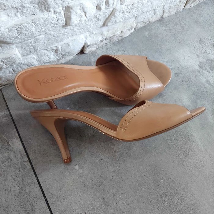 Klapki beżowe KAZAR r.39