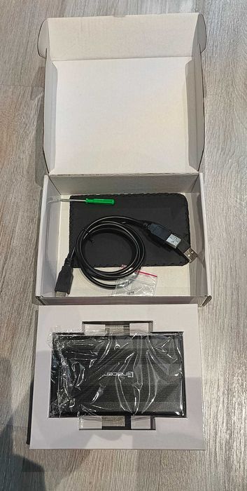 Obudowy dysku HDD 2.5 plus organizer