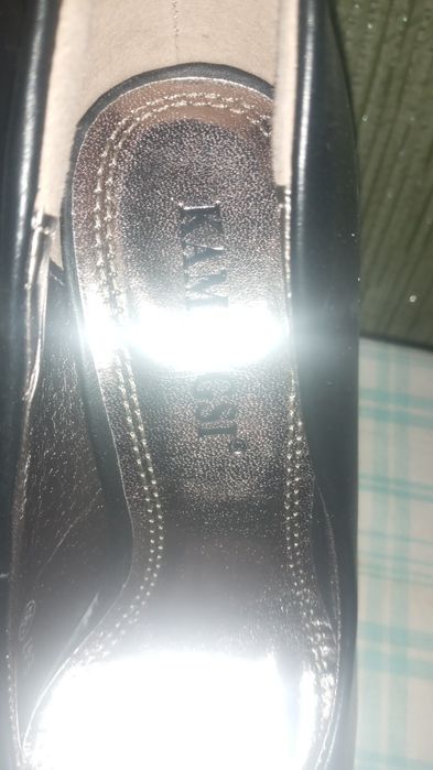 Женские модные туфли.