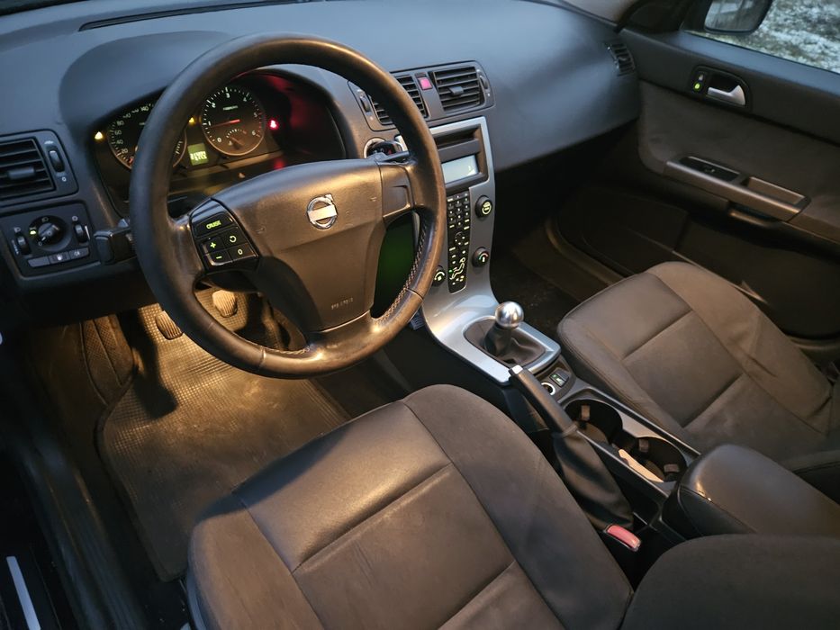 Volvo V50 2004 рік 2.0 дизель для військових