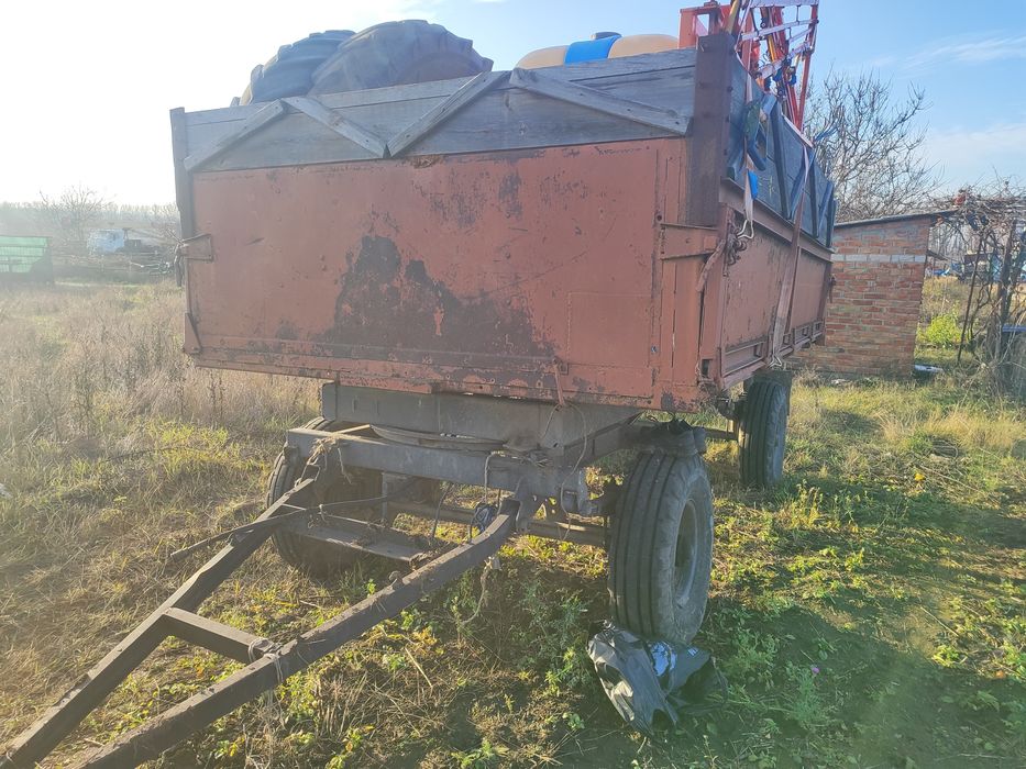 Продам трактор ЮМЗ 6. (прицеп, плуг, опрыскиватель)