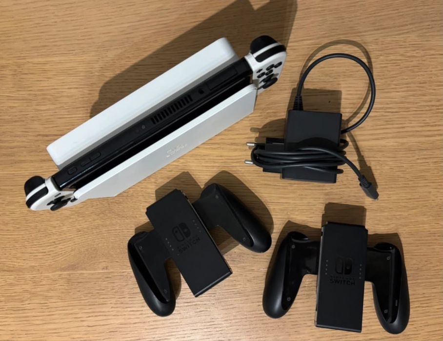 Nintendo Switch OLED branca