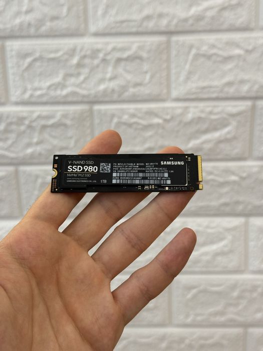 Внутренний накопитель Samsung SSD 980 V-Nand M2 1 Tb ( 1024 Gb ), Model MZ-V8V1T0