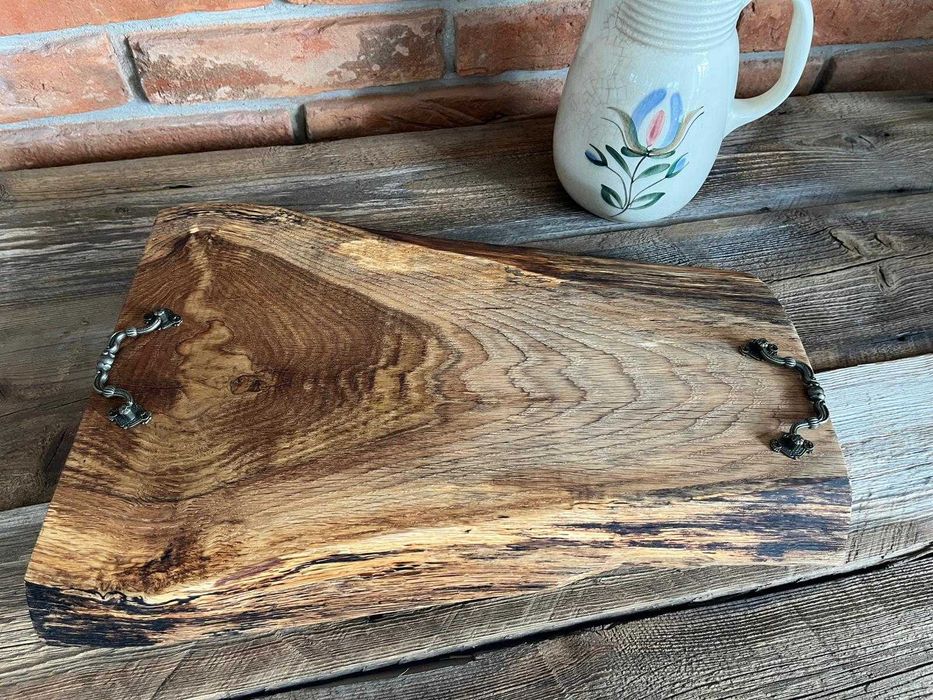 Dębowa deska do serwowania