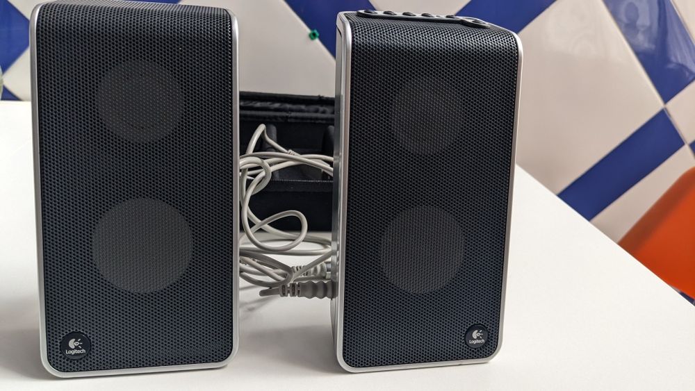 Colunas PC/Portátil Logitech V20