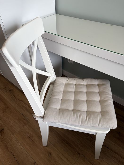 Toaletka Malm, krzesło Rosentorp IKEA