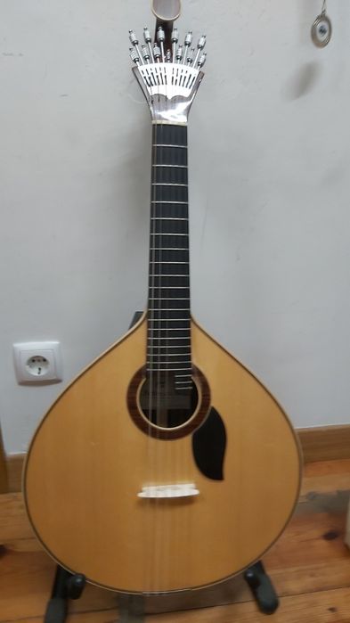 Guitarra Coimbra, modelo luxo.