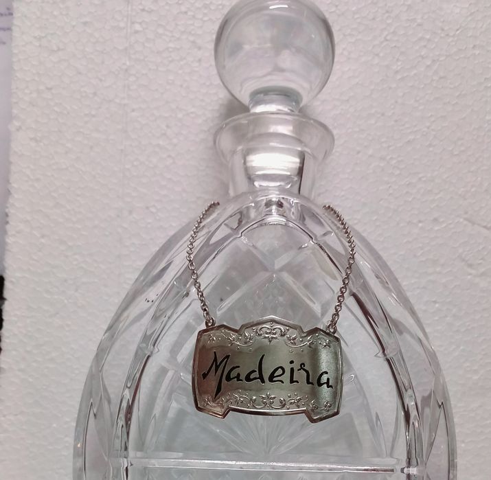 Rótulos em prata para garrafas