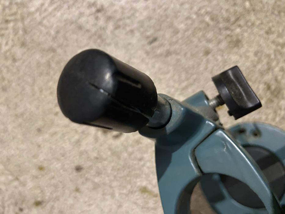 Prowadnica wiertarska obrotowa do wiertarek