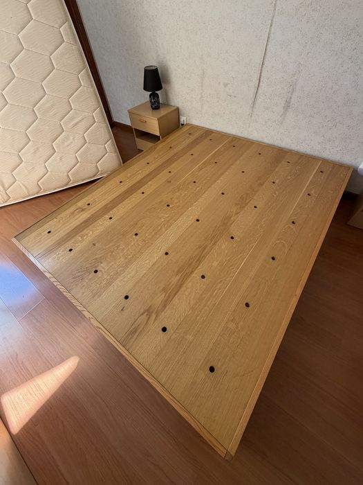 Base de Cama em Madeira c/ Rodas