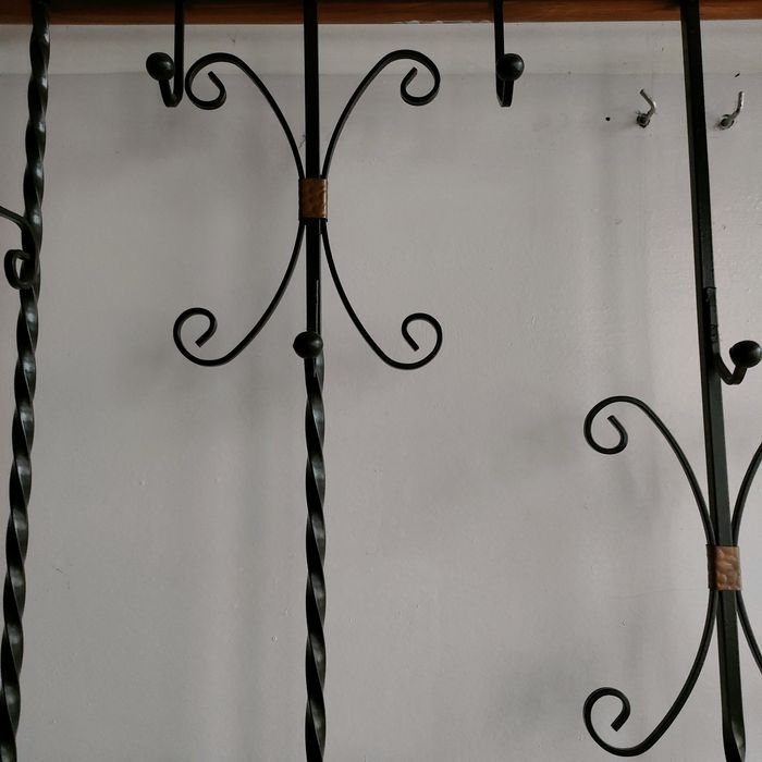 Wieszak metalowy kuty