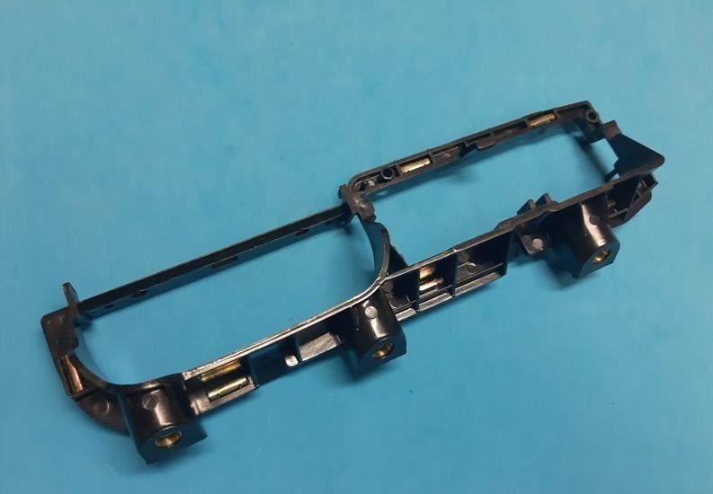 Armação moldura puxador porta  VW Passat B5 e Skoda Octavia 3B1867179