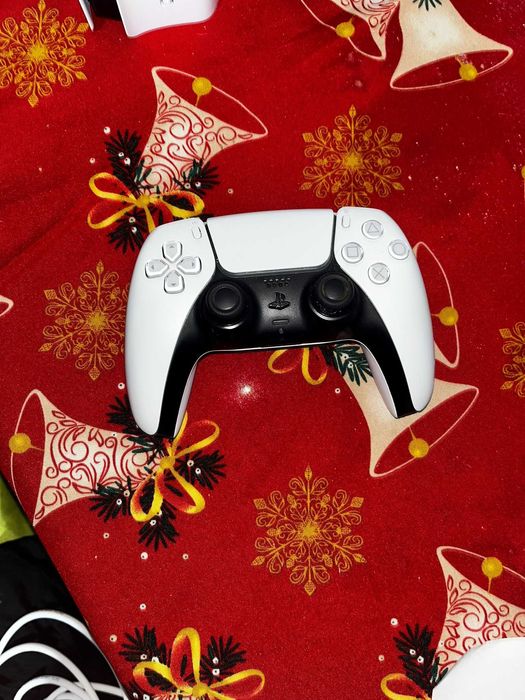 PlayStation 5 Slim c/ Leitor de Disco. – Usado, Conservado + 2 Jogos