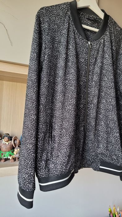 Must-have Kurtka bomberka damska rozm.L