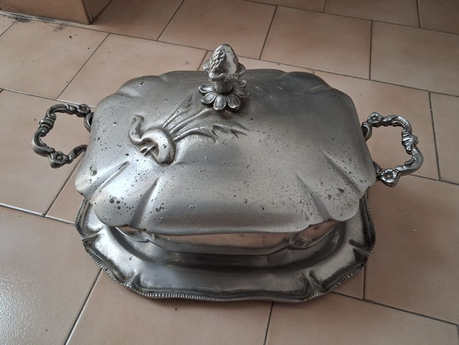 Terrina em Estanho com Prato
