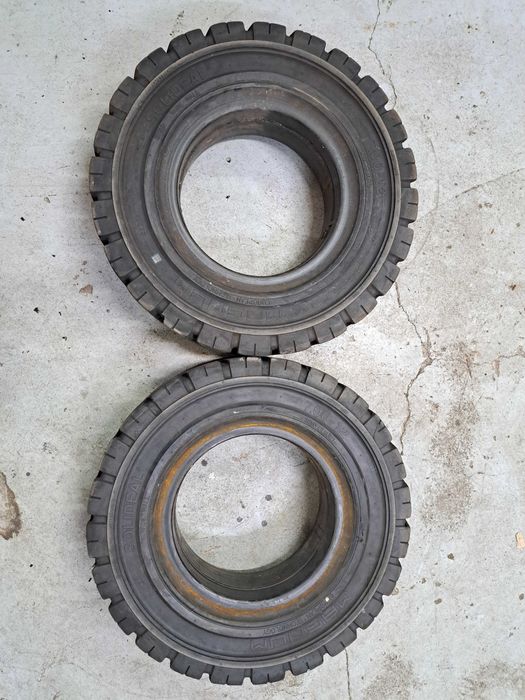 Opona pełna 7.00-12 Solideal Magnum do wózka widłowego - używana