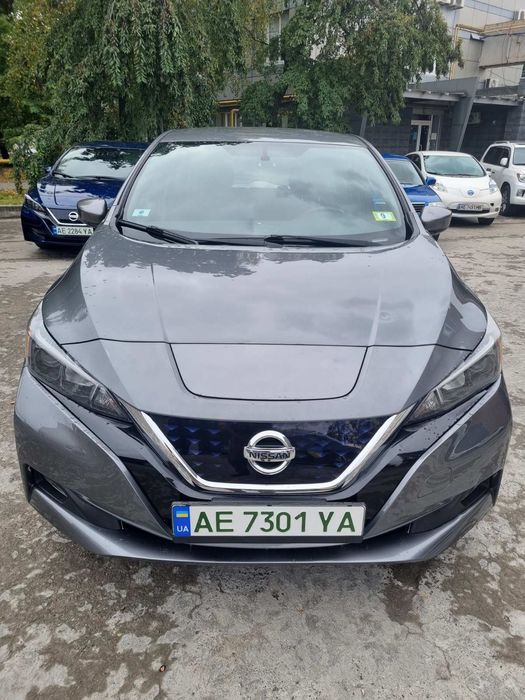 Оренда електромобіля Nissan Leaf 40kWt