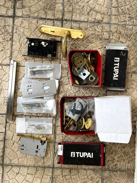 Fechaduras, Maçanetas e Diversos Tupai