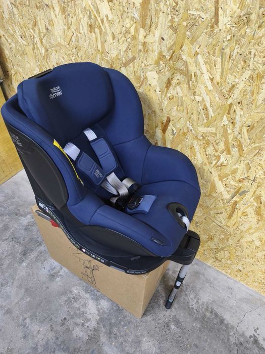 Автокрісло Britax Römer Dualfix M i-Size (з базою ISOFIX)