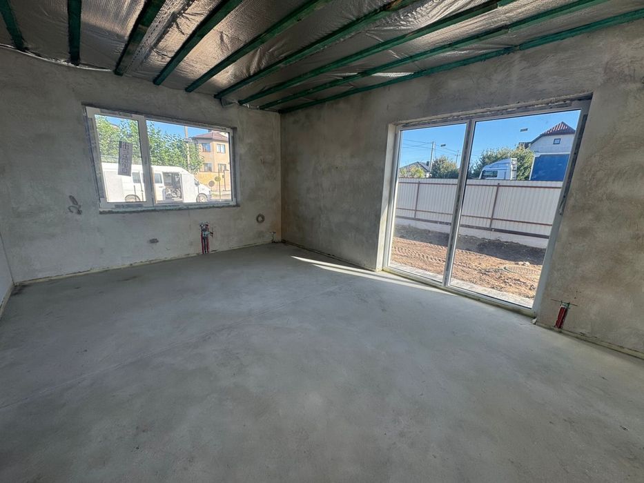 Продам будинок з гаражем на два авто  в селі Боратин