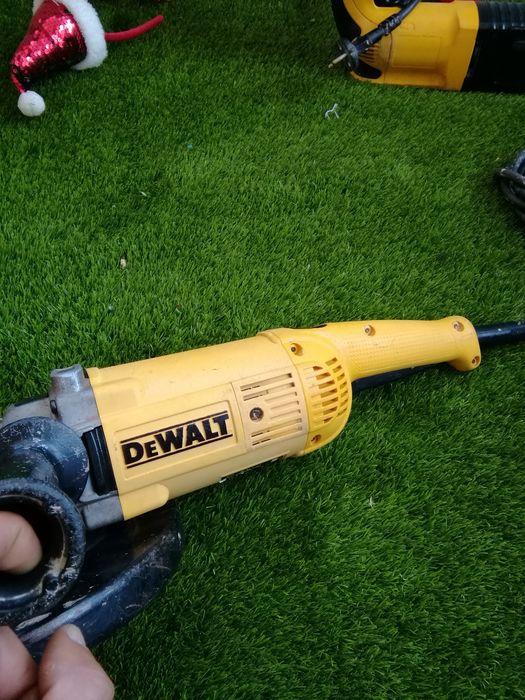 Retificadora DEWALT 230