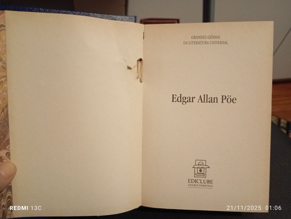 Livro " Histórias Extraordinárias"