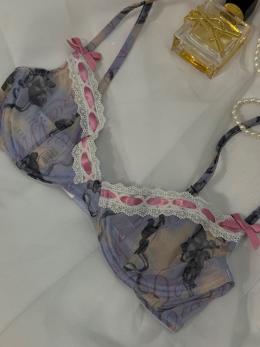 Бюсти мереживні urban outfitters