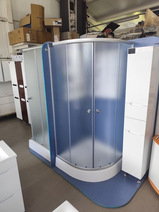 Душові кабіни з підоном та без.