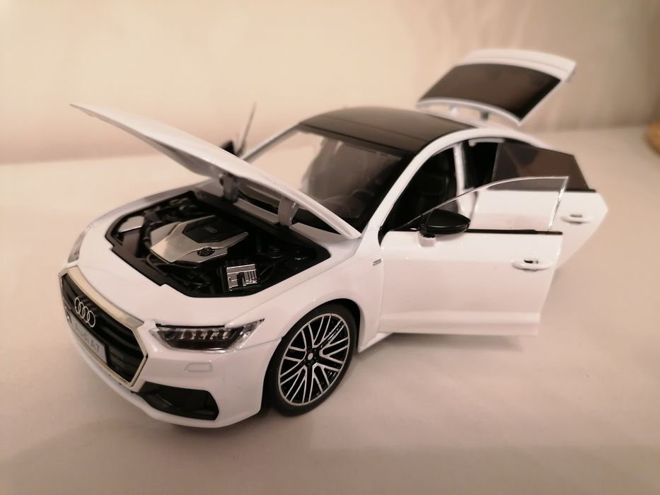 Autko/model Audi A7 skala 1:24, światła dźwięk