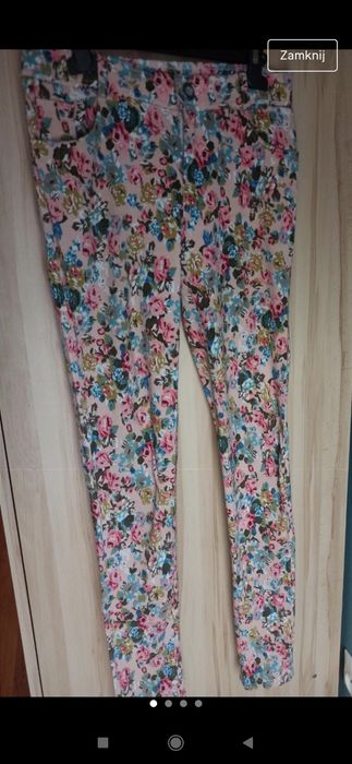 Spodnie w kwieciste wzory