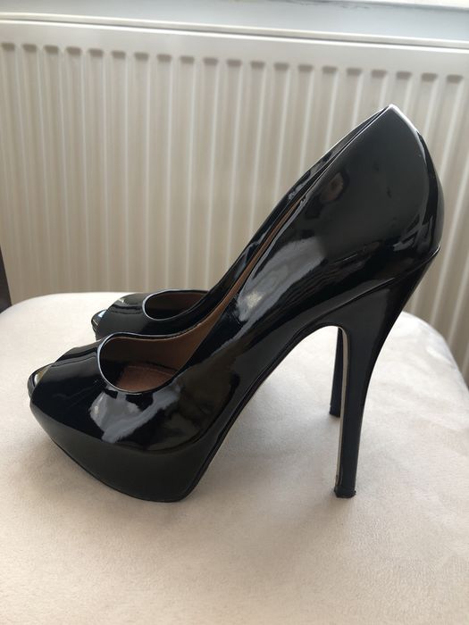 Buty lakierki czarne Aldo.
