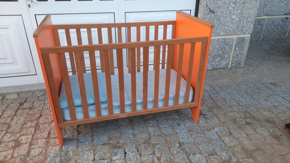 Cama de criança em Travassós-Fafe