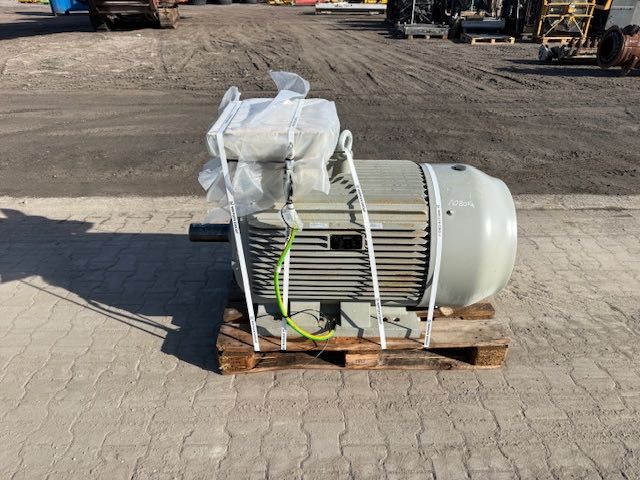 Silnik elektryczny MOLL-MOTOR 132 KW do maszyny kruszarki
