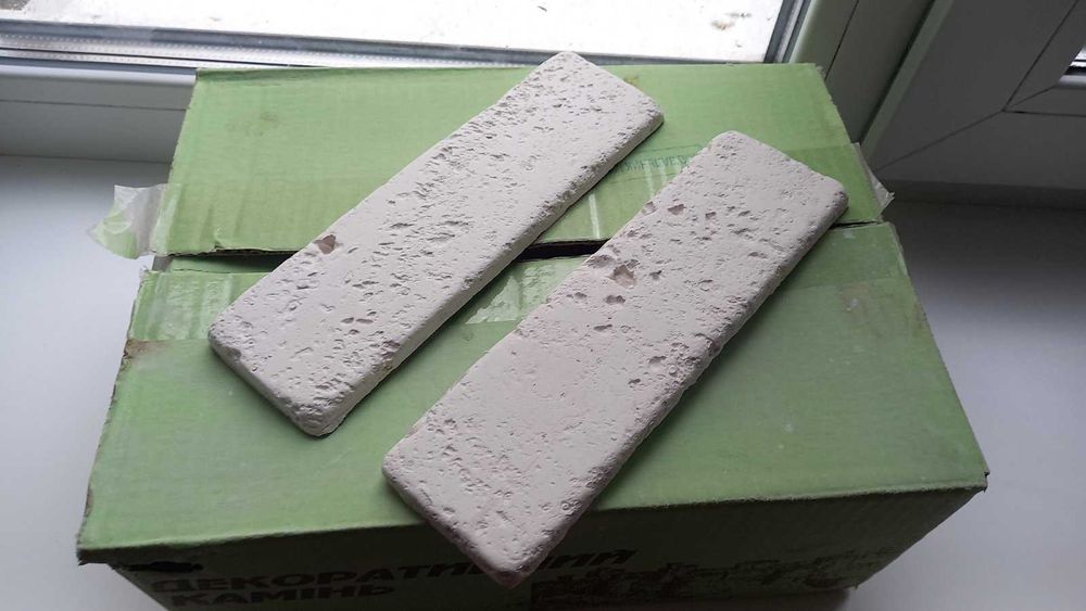 Плитка гипсовая.