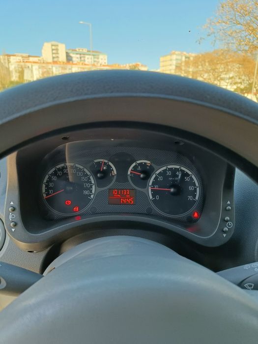 Fiat Panda 1.2 Gasolina — 2011 | Ar Condicionado | Rádio Bluetooth