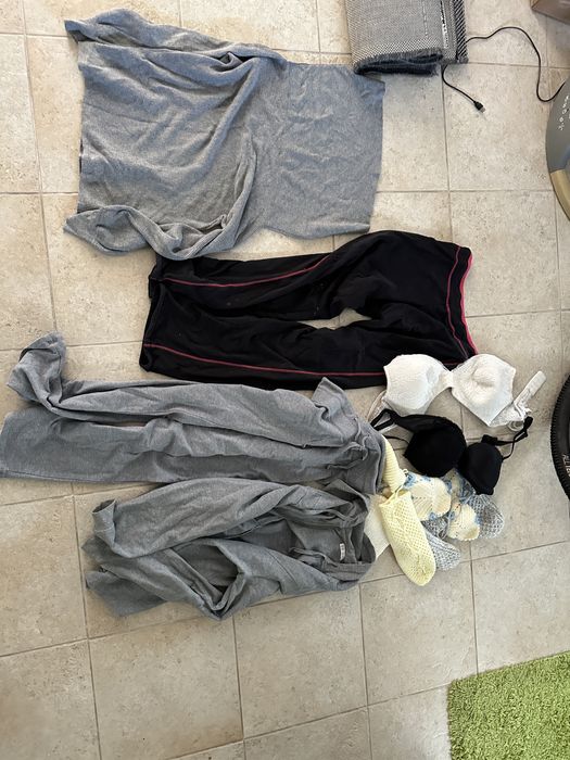 Fato de treino grávida M e outras roupas