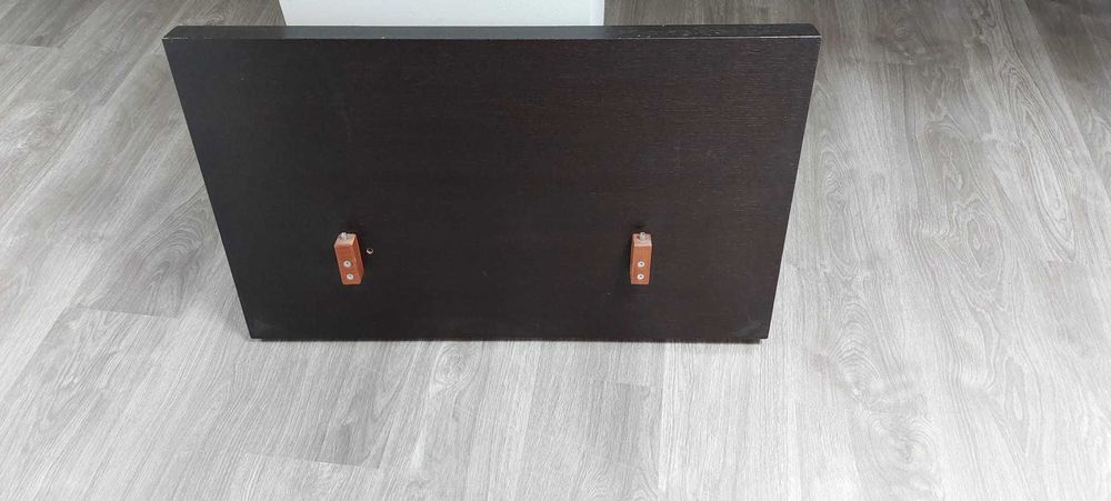 cama japonesa e mesas de cabeceira  em wenge