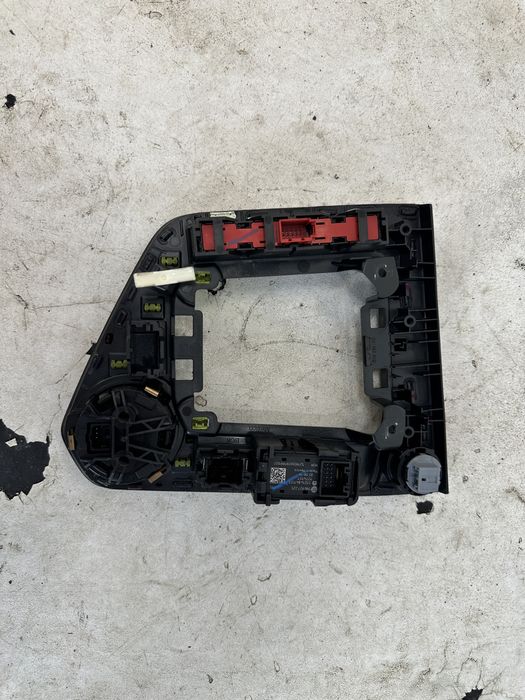 Volkswagen Tiguan II panel przycisków włacznik ramka biegów 5NN