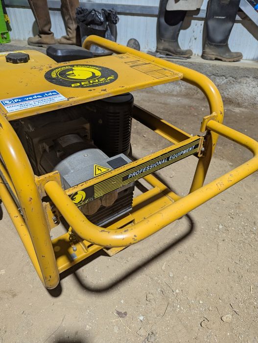 Gerador Arranque Manual 9HP 4.8KVA Benza E5000