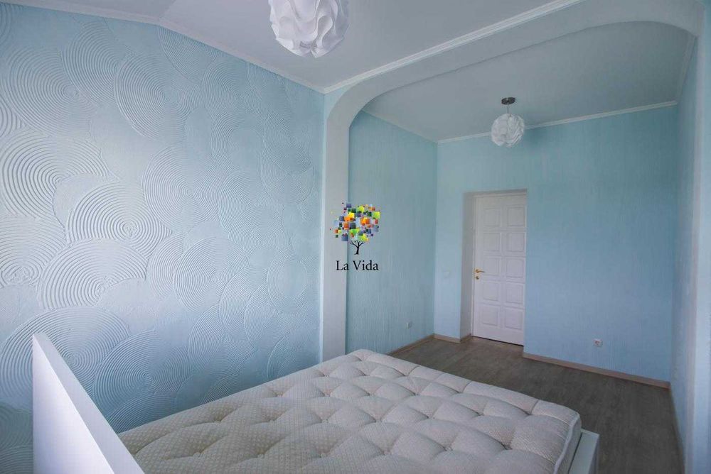 Продаж 3-к квартири з ремонтом та меблями с. Нові Петрівці, вул. Європейська, 8